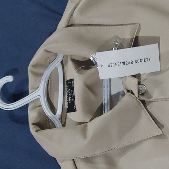 Jacket - Picture 4 of 6